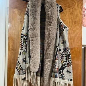 Tribal Pattern Vest with Faux Fur Collar ON BLUE